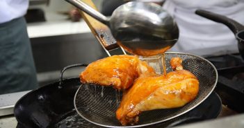 tư vấn mở quán cơm gà xối mỡ